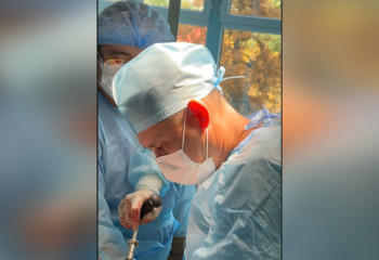 Ортопеды выровняли ногу пациенту с деформирующим артрозом 4 степени в Алматы