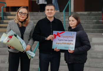 Работники поликлиники 12 лет перечисляли 1% своей зарплаты в «Отбасы банк» для девочки из Семея