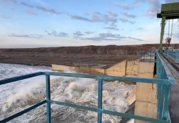 Су қоймаларда еріген қар суын қабылдау үшін бос орын дайындалады