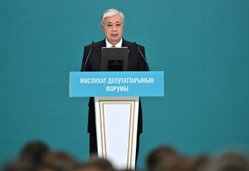 Президент призвал депутатов маслихатов честно трудиться во благо народа