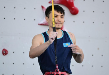 Амир Маймуратов заполучил серебро Кубка мира по скалолазанию