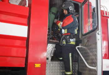 16 человек спасли огнеборцы из пожара в Петропавловске