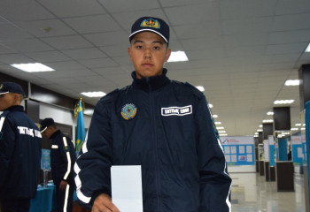 Гвардейцы голосуют одними из первых