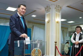 Елімізде 402 күн бойы АЭС туралы пікірталас болды - Ерлан Қарин