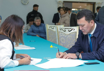 402 дня шла дискуссия об АЭС в нашей стране - Ерлан Карин