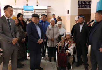 Кегенде 103 жастағы әже бастаған бүтін бір әулет өз таңдауын жасады