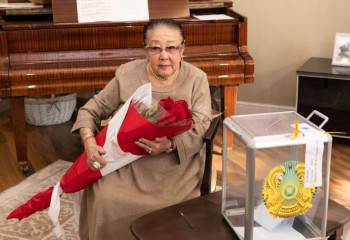 Бибигуль Тулегенова приняла участие в референдуме