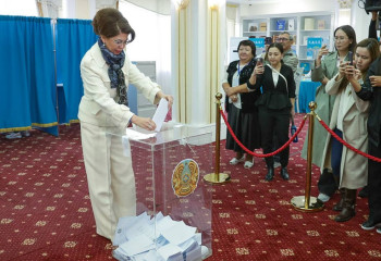 Аида Балаева референдумда өз дауысын берді