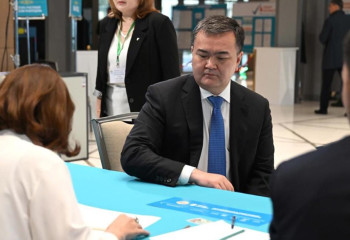 Астана әкімі АЭС бойынша референдумда дауыс берді