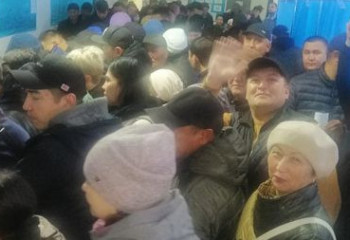 Огромное количество избирателей пришло голосовать в Темиртау