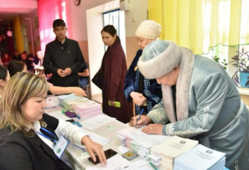 Шымкентте қоғам қайраткерлері референдумға қатысты