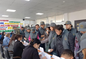 Талдықорғанда тігін фабрикасының 70 қызметкері ұжым болып дауыс берді