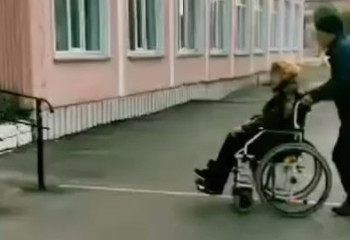 Жительница Экибастуза отказалась от голосования на дому и прибыла на избирательный участок