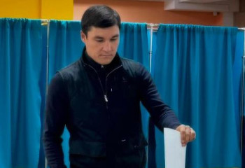 Қазақстандық спорт жұлдыздары Астанадағы референдумда дауыс берді