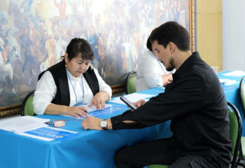 Кто из  деятелей культуры проголосовал в Астане