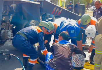 Парня сбил грузовик и его зажало под машиной в Талдыкоргане