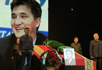 Қазақ халқы қоғам қайраткері Төлен Тоқтасыновты ақтық сапарға шығарып салды