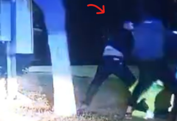 Парни напали на полицейских в Уральске