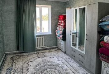 Түркістан облысында ауыл тұрғындары мұқтаж отбасына баспана салып берді