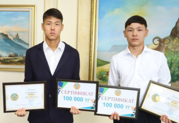 В Мангистауской области наградили победителей чемпионата мира по кикбоксингу