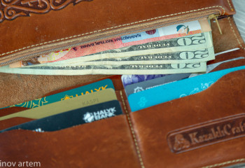 Криминалист из Темиртау украла банковскую карту умершей и сняла все деньги