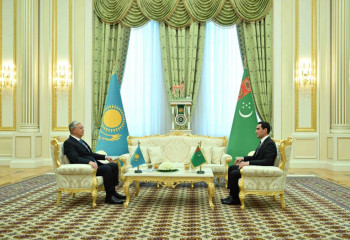 Қасым-Жомарт Тоқаев пен Сердар Бердімұхамедов шағын құрамда келіссөз жүргізді