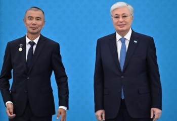 «Қуаныштан жыладым». Президенттен марапат алған ұстазбен сұхбат