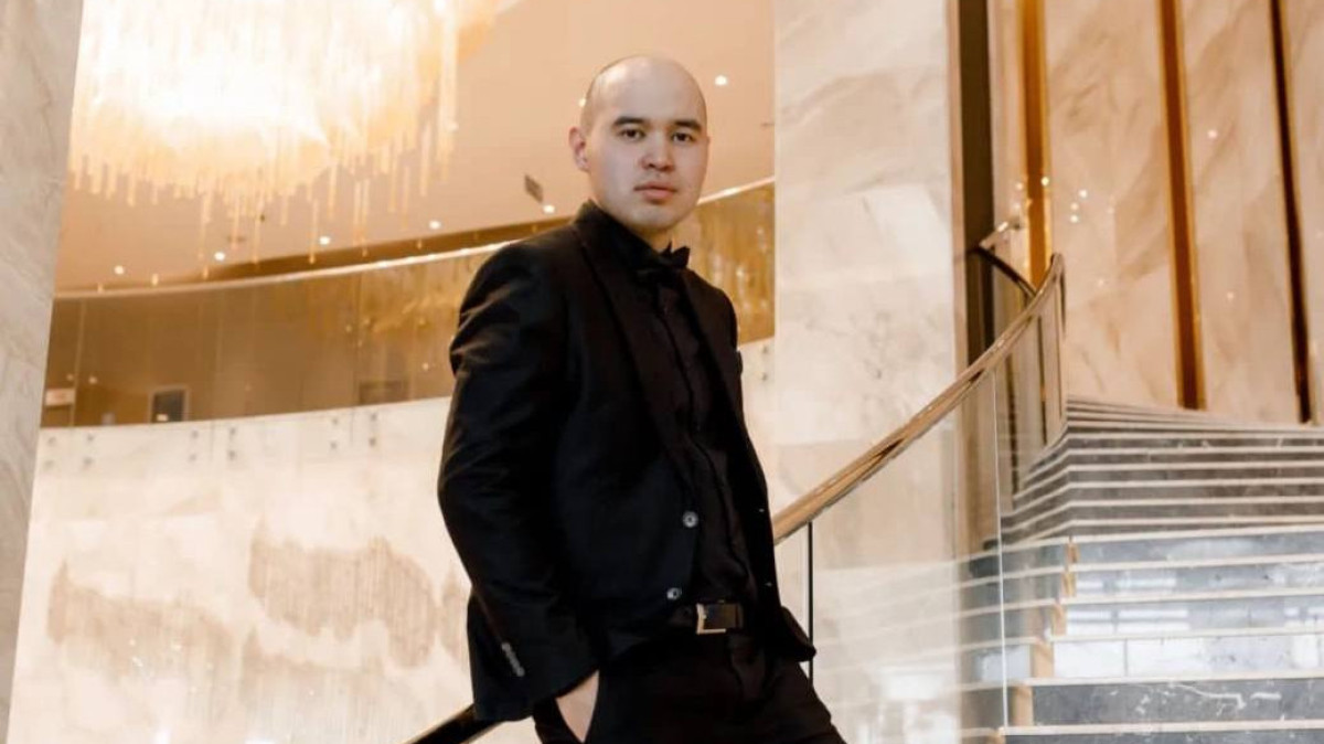  кейіпкердің жеке мұрағатынан 