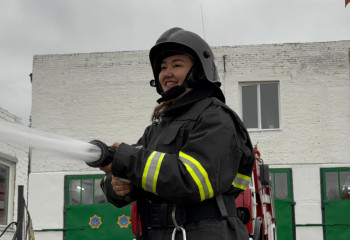 Жена пожарного решила лично узнать, чем занимается ее муж на работе