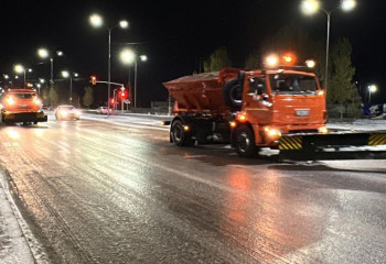 Коммунальные службы борются с последствиями гололеда в Астане