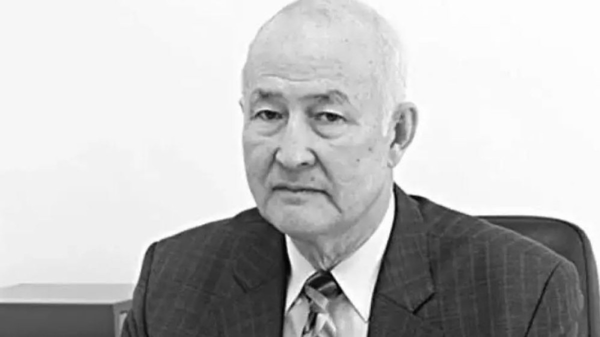  Instagram/qumaraqsaqalov 