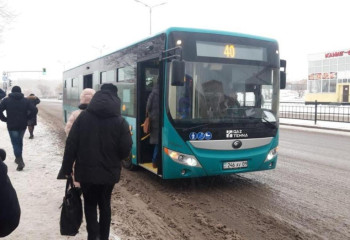 Қарағандыда көктайғақ салдарынан автобус жаяу адамды қағып өлтірді