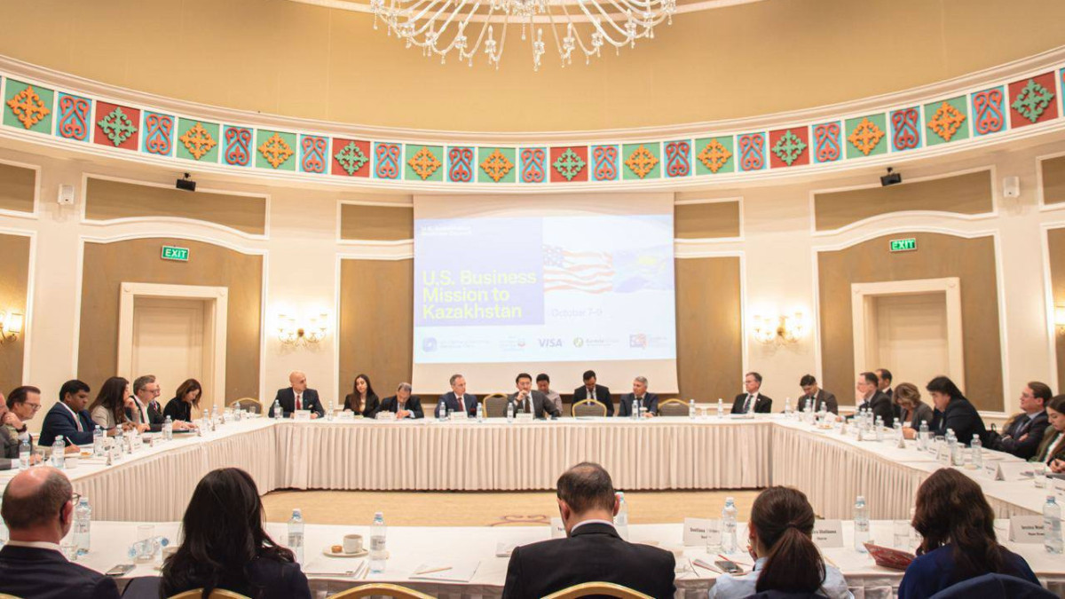  Kazakh Minister of Digital Development, Innovation and Aerospace Industry 