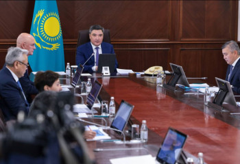 Премьер-министр призвал мобилизовать ресурсы для поддержания экономического роста до конца года