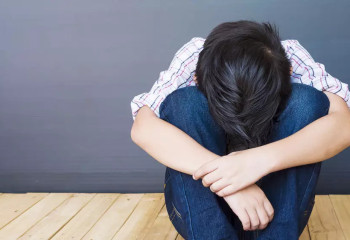 «Қонақүйге апарған». Талдықорғанда жасөспірімді зорлады деп айыпталған жаттықтырушы сотталды