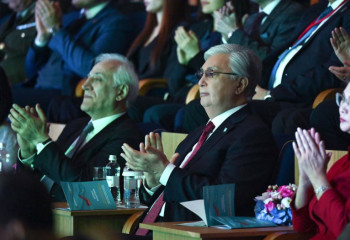 Тоқаев пен Хачатурян Арменияның мәдениет күндеріне орай ұйымдастырылған концертті тамашалады