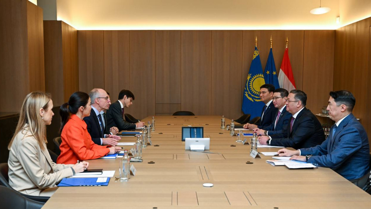 Kazakh FM pays visit to Luxembourg