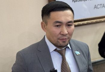 «Ертең қарғысы тиеді». Ардақ Назаров хейтерлеріне ескерту жасады