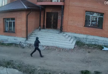 Воры-домушники вскрыли сейф и похитили деньги и драгоценности в Усть-Каменогорске