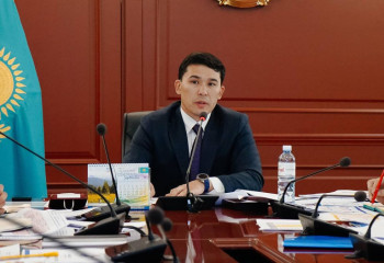 Черчесовтің кәсіби қызметіне қарап баға берейік - министр