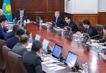Olzhas Bektenov holds meeting on measures of state support for promising export-oriented industries