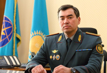 Министр по ЧС поздравил спасателей с профессиональным праздником