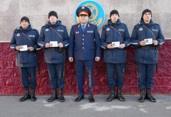 В Астане наградили спасших людей из огня бойцов Нацгвардии МВД РК