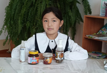 Школьница из области Абай создает натуральные полезные продукты из одуванчиков