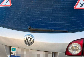 Нетрезвого автоинструктора задержали в стоявший поперек проезжей части машине в Петропавловске