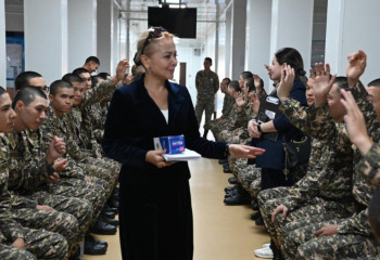 Ақтау гарнизонының бастығы сарбаздардың аналарымен кездесті