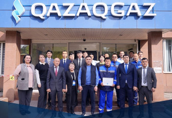 Шымкент әкімі бүтін бір отбасын аман алып қалған газ қызметкерін марапаттады