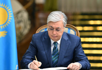 В канун Дня Республики награждены ученые, учителя, медики, спасатели, производственники