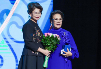 В Казахстане наградили деятелей культуры и искусства