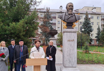 В Татарстане открыли бюст великому казахскому поэту и мыслителю Абаю Кунанбаеву